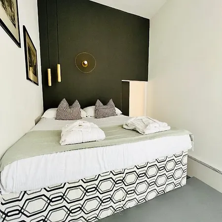 Sr House